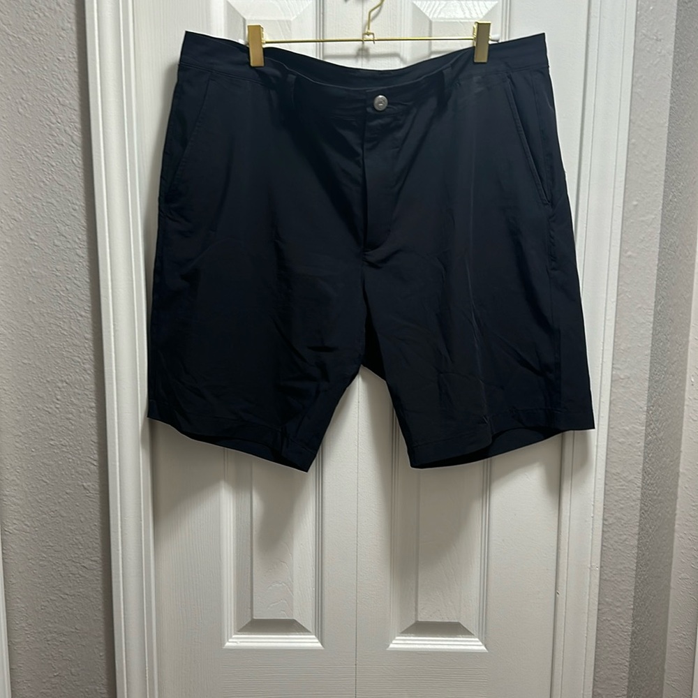 Vineyard Vines Black 38 Fairway Golf Shorts EUC